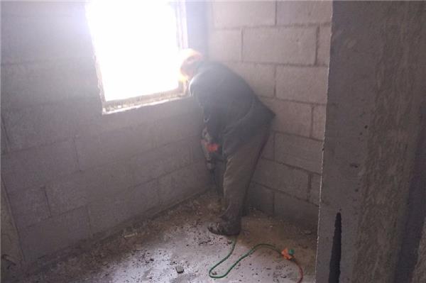 剔凿地面的施工方案。