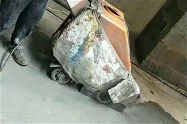 路面切割拆除用什么机械设备？