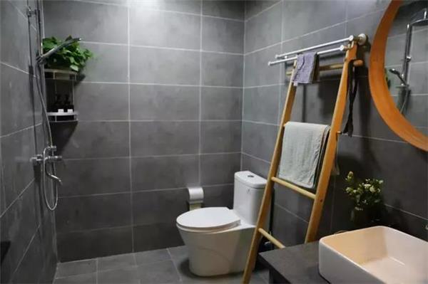 如何拆除卫生间的墙砖？