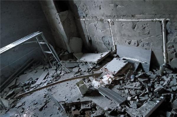 装修改造，墙上的瓷砖怎么拆，快速拆除瓷砖的方法。