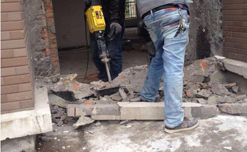 旧房装修怎样铲地板砖