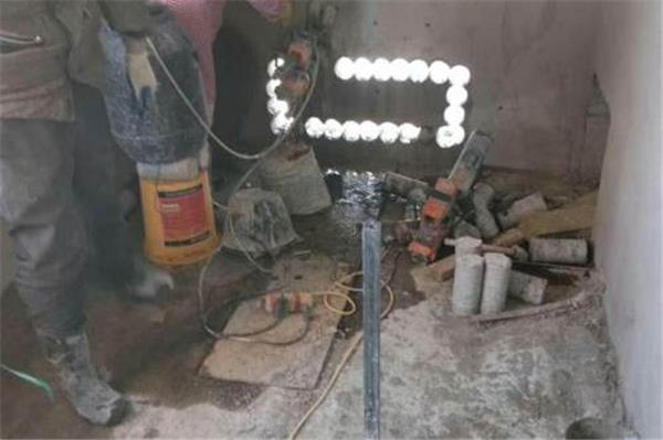 如何在混凝土和墙面剔凿