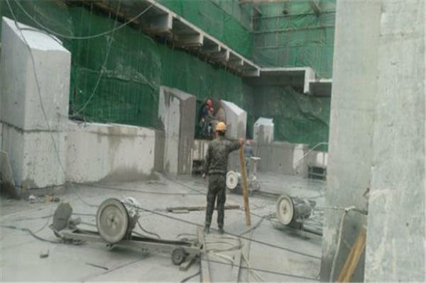 混凝土墙体切割开门口的方法？