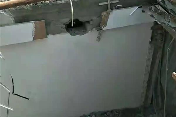 楼房安装电梯时如何安全的在顶板上开洞口