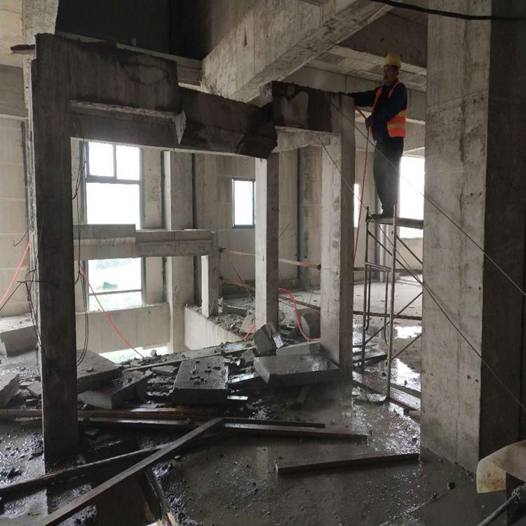 混凝土墙体拆除