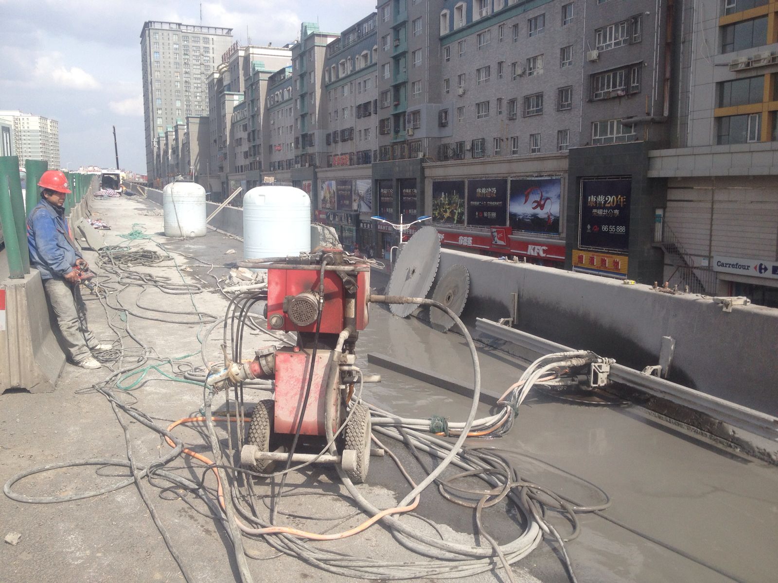 建筑墙面破拆、道路桥梁破碎、桥梁切割、机场、码头隧道路面墙面破碎切割