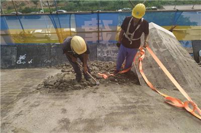 屋顶拆除施工详细流程与安全措施